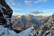 83 Altra vista sulla conca di Oltre il Colle e i suoi monti dal canale della Ferrata Maurizio